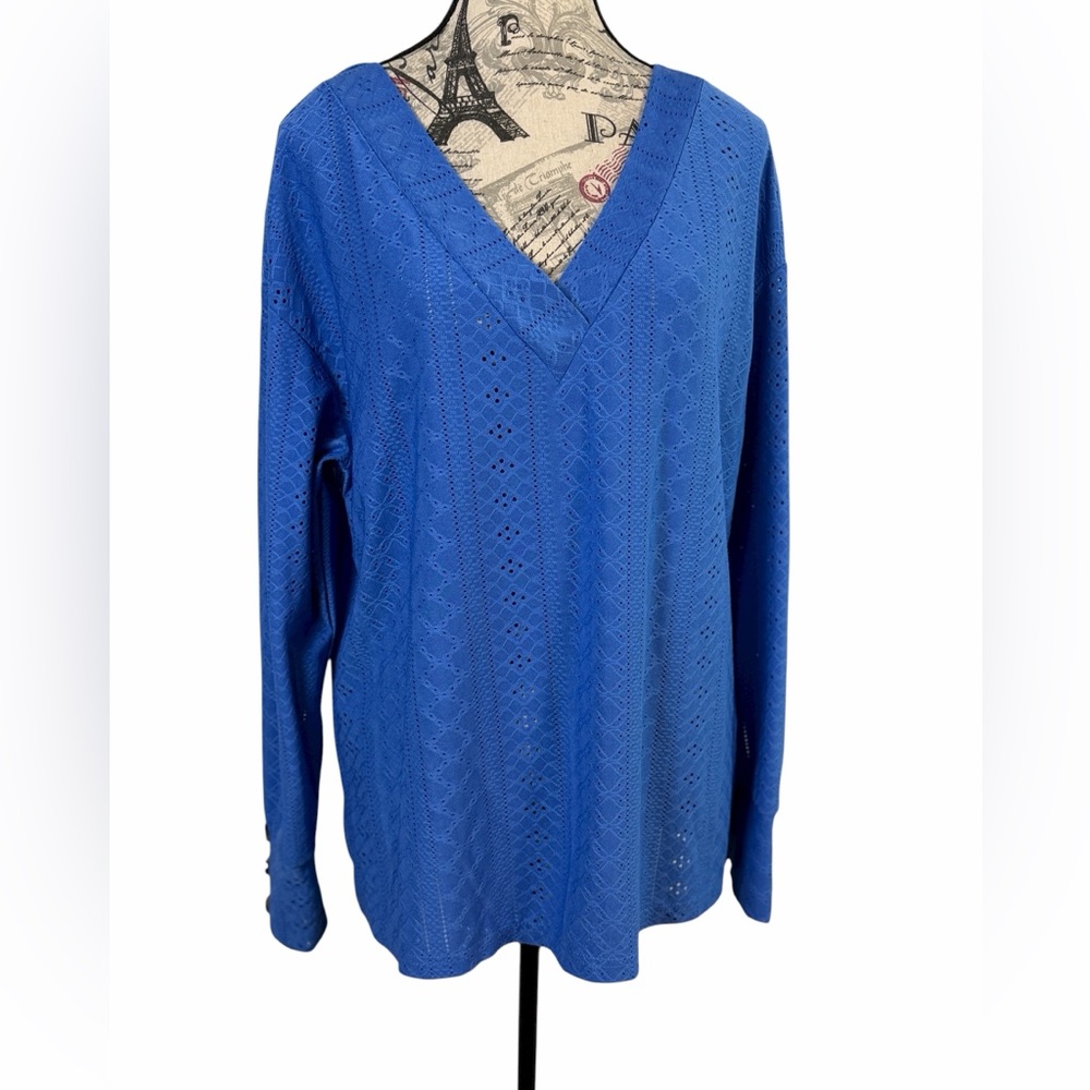 Dokotoo Blue Eyelet Patterned V-Neck Knit Top Size L